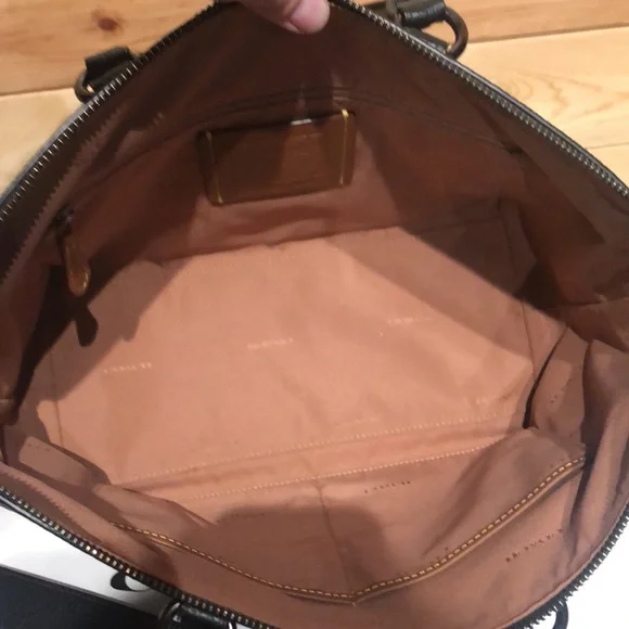 🛑SOLD🛑🖤Coach Black Turnlock Cara Satchel! - Picture 13 of 14